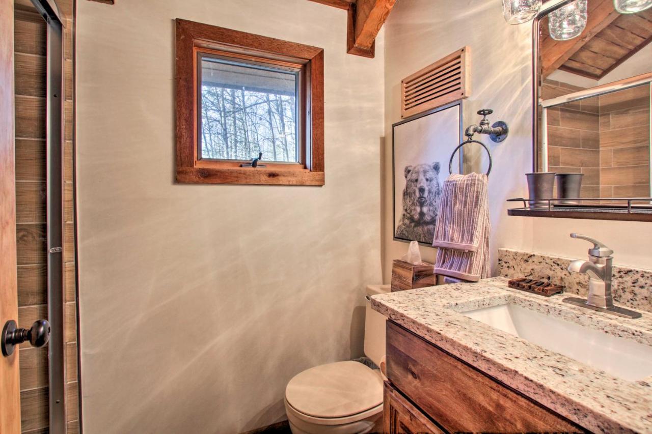 Panoramic-View Gatlinburg Cabin With Private Hot Tub Exteriör bild